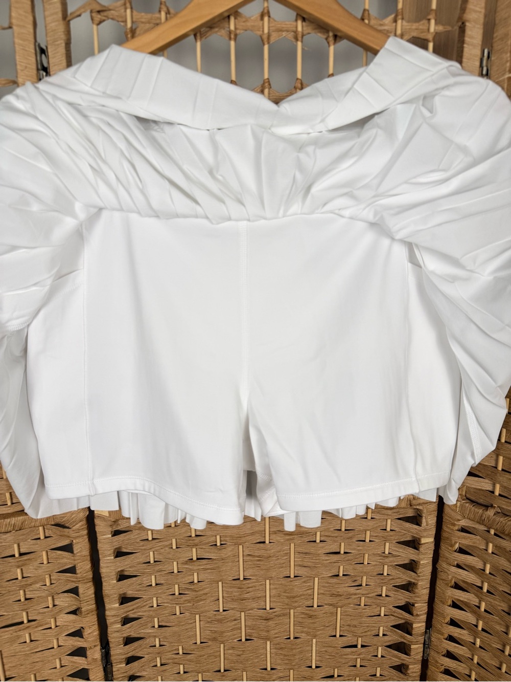 NWT Athleta Match Point Pleated Skirt with Built-In Shorts Size Large White - Picture 3 of 11